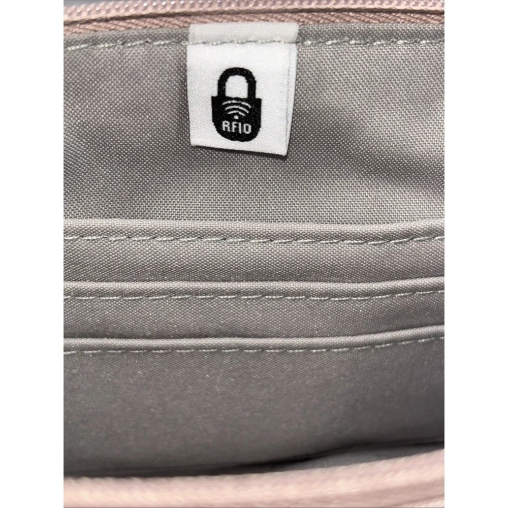 Baggallini‎ RFID Bryant Champagne Nylon Card Wallet Wristlet Money Pouch Travel